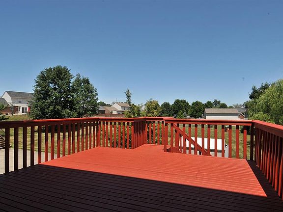 2nd image of 8759 Woodridge Dr