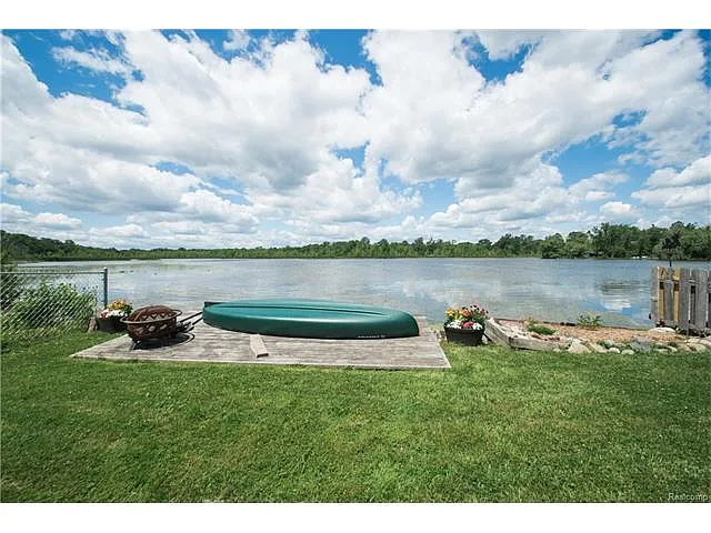 2022 Austin Dr photo 1