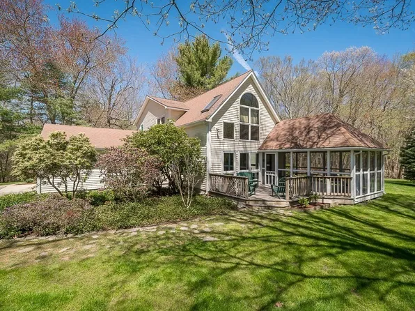 14 Appaloosa Ln, South Hamilton, MA 01982