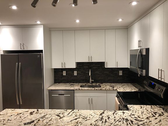 3rd image of 19390 Collins Ave APT 1427