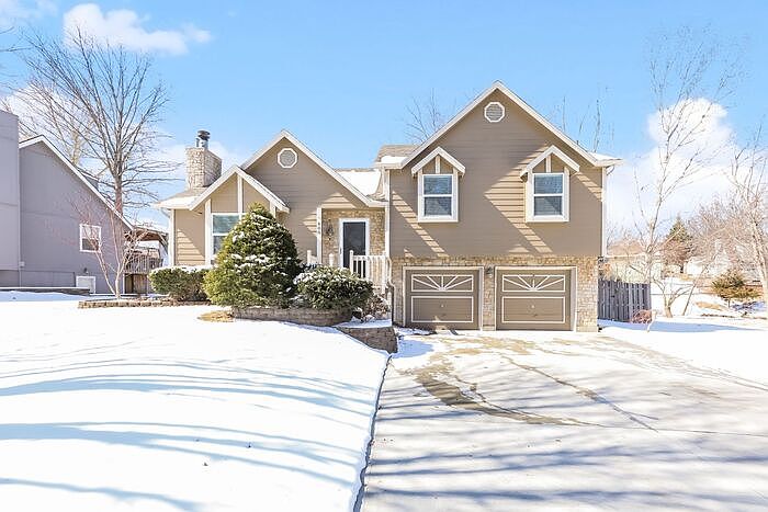 1st image of 408 SE Topaz Dr