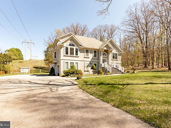 2nd image of 321 Mount Nittany Rd