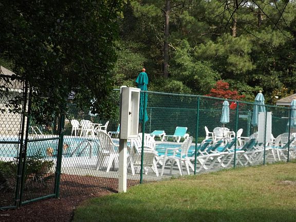 4th image of 743 Folly Dr SE