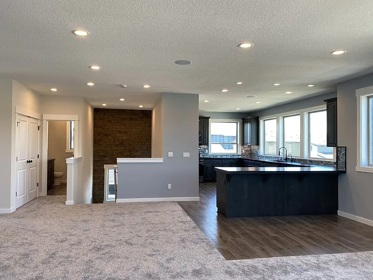 112 Southshore Ave — Photo 8
