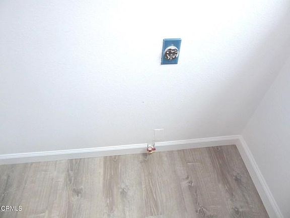 5th image of 336 Laurie Ln