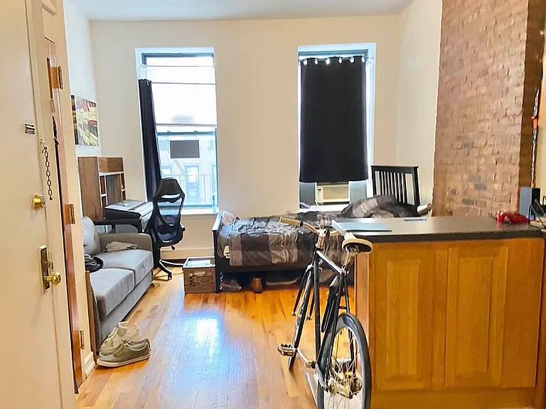1699 Lexington Ave #2B — Photo 9