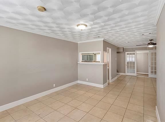 2nd image of 1821 Fairfax Ln