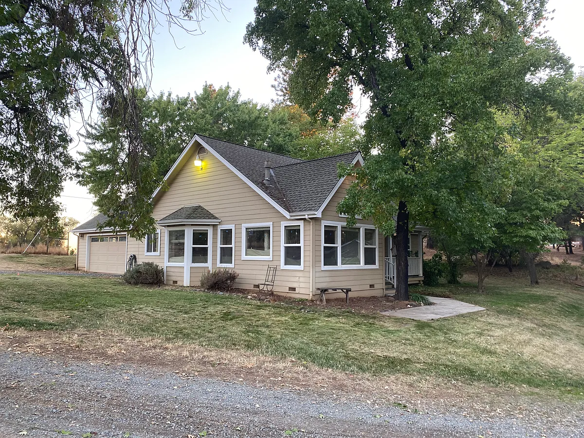 Building Photo - 14132 Bitney Springs Rd