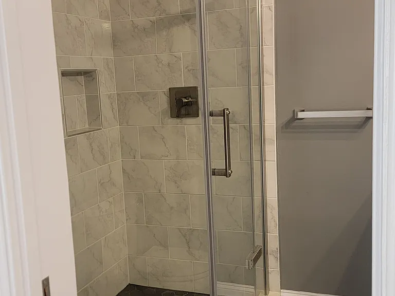 1020 Granville Ave #103 — Photo 15