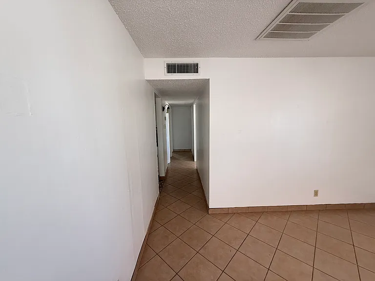 5012 Royal Dr — Photo 22