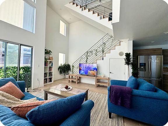 4th image of 5401 W Wilshire Vista Ln