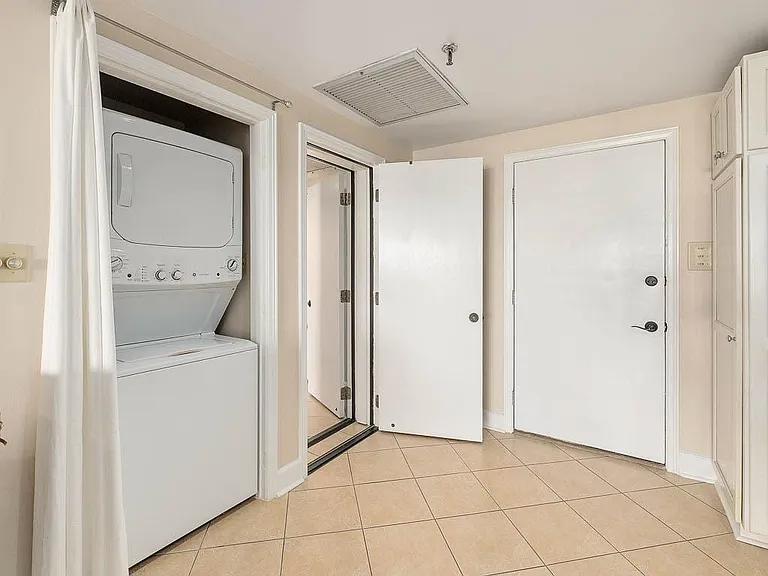 1 Marina Dr #304 — Photo 7