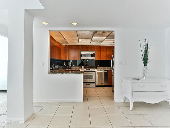 3rd image of 5055 Collins Ave APT 10G