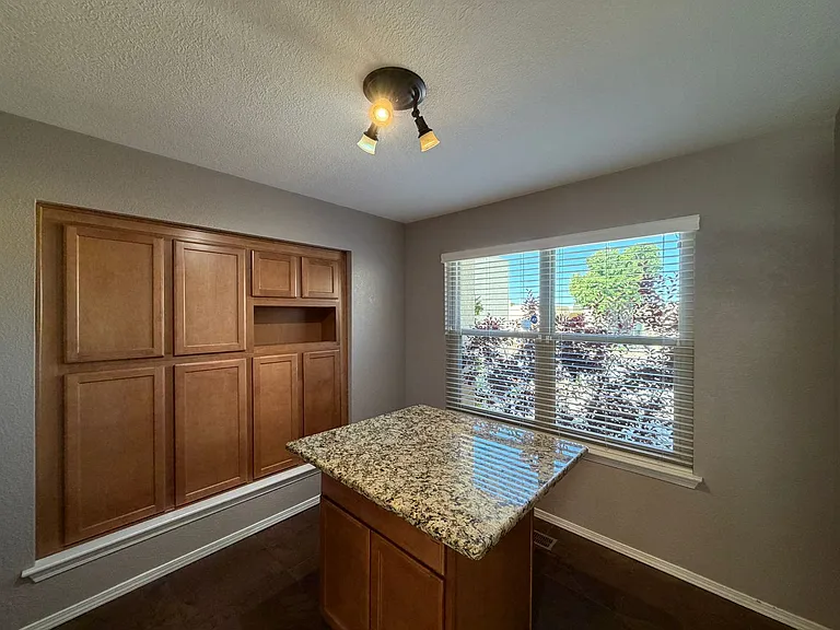 7924 Woodridge Dr NE — Photo 5