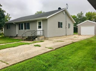 404 Main St, Chester, IA 52134