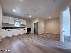 2 bed, 1.0 bath, 700 sqft, $1,400 — Photo 1