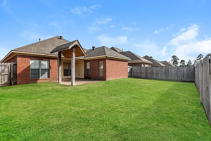 717 Hartwood Cv — Photo 12