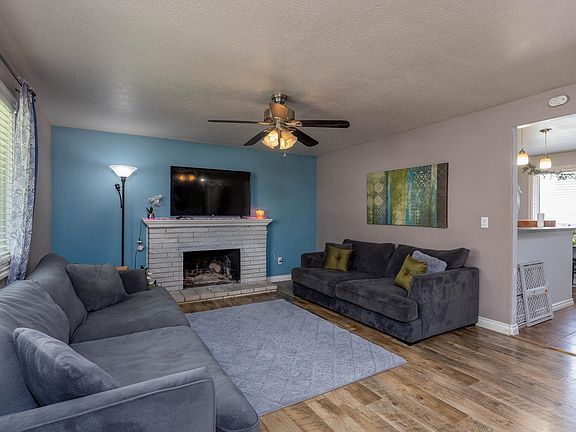 4th image of 1508 E North Ave