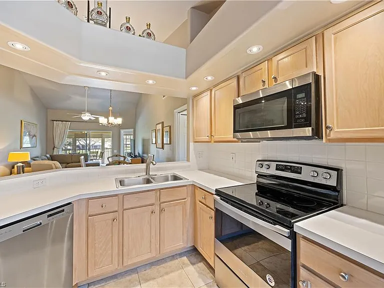 13611 Worthington Way #1310 — Photo 6