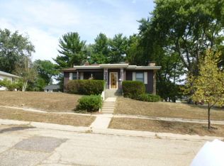 2201 Yellowstone Ave, Portage, WI 53901