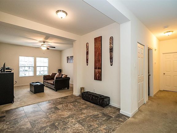 Upgraded large entry way!