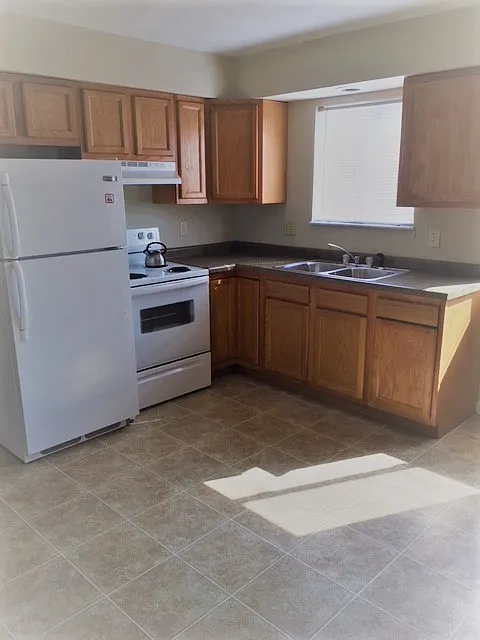 2 bed, $850 — Photo 2