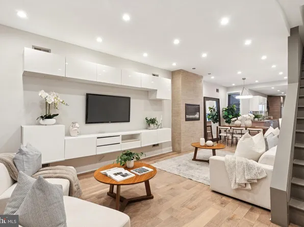 1534 N Natrona St, Philadelphia, PA 19121