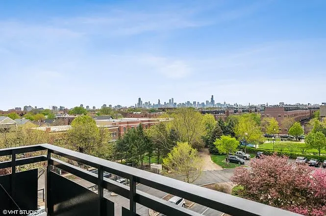 1735 W Diversey Ave #504 — Photo 9
