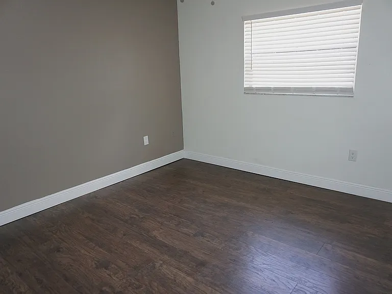 8511 Shady Glen Dr — Photo 15