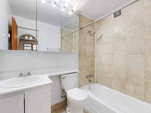 3rd image of 224 Sullivan St APT E21