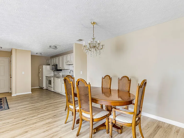 830 Carrington Pl #102 — Photo 9