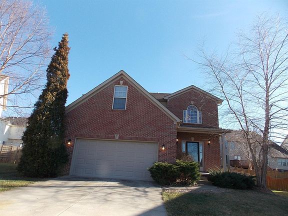 2nd image of 3012 Blackmoor Park Cir