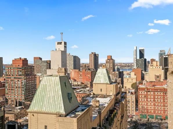 322 West 57th Street image 1 of 10