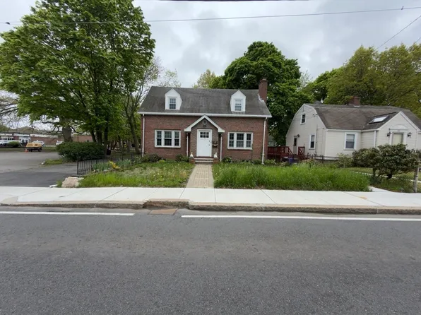 16 Water St, Quincy, MA 02169