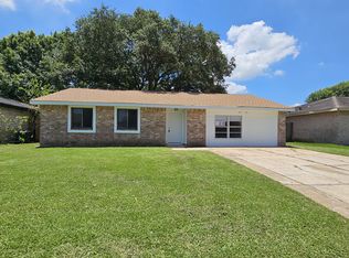 9806 Thrush St, La Porte, TX 77571