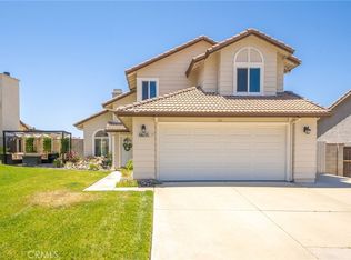 11964 Maple Leaf Ln, Fontana, CA 92337