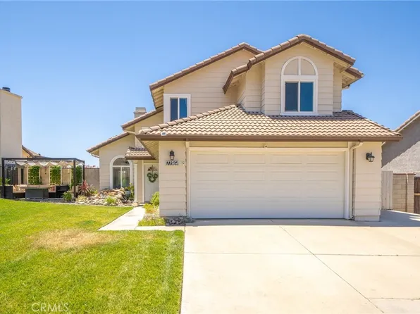 11964 Maple Leaf Ln, Fontana, CA 92337