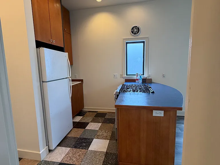 14 W Dravus St #B — Photo 8