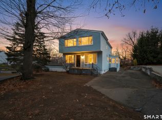 10 Oronoque Trail, Shelton, CT 06484