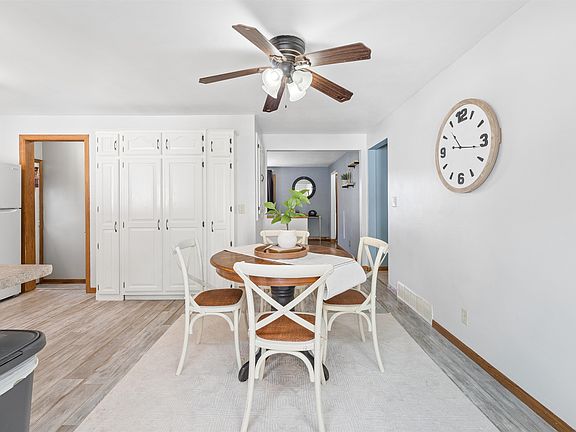 5th image of 1024 E Lindbergh St