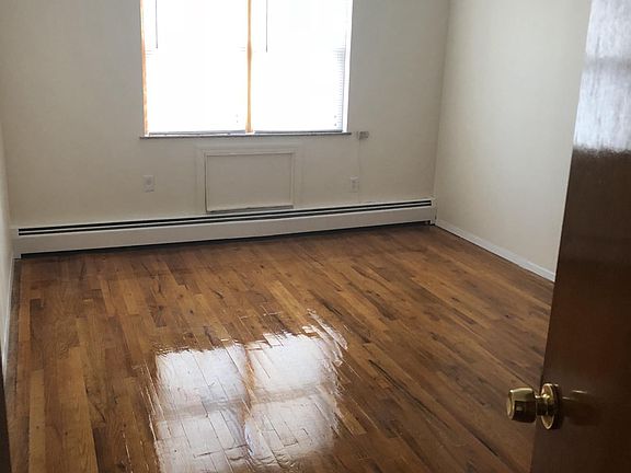 5th image of 1650 E 19th St