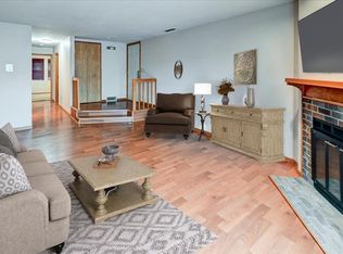 7806 E Oakbridge Way, Madison, WI 53717