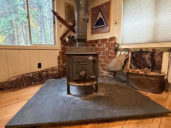 5th image of 1019 Johnson Circle