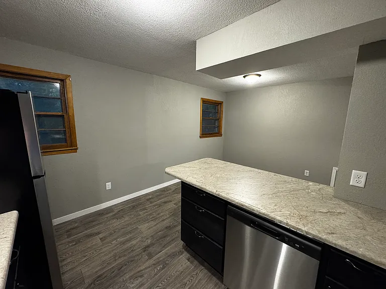 402 Butler Ave #C — Photo 8