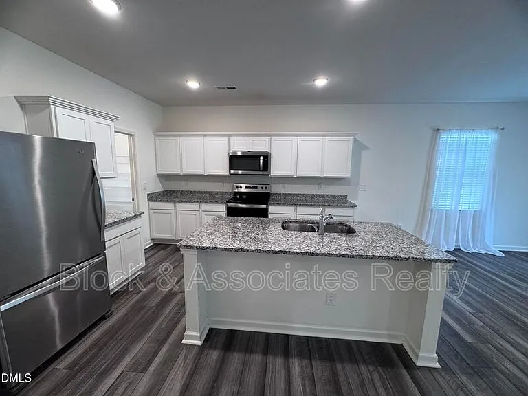 115 S Keatts Winner Ct — Photo 2
