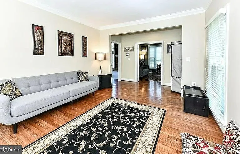 1088 Safa St — Photo 35