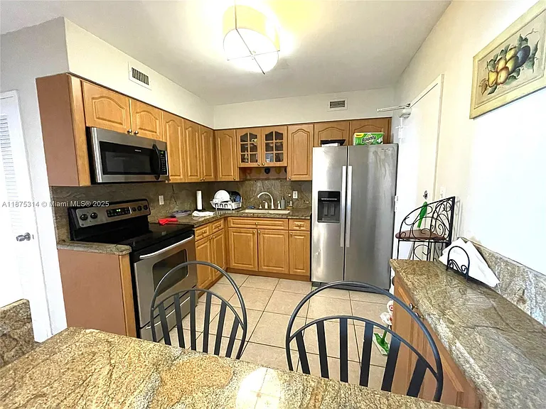5161 Collins Ave #603 — Photo 8