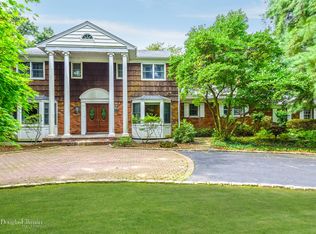 5 Dogwood Ct, Glen Head, NY 11545