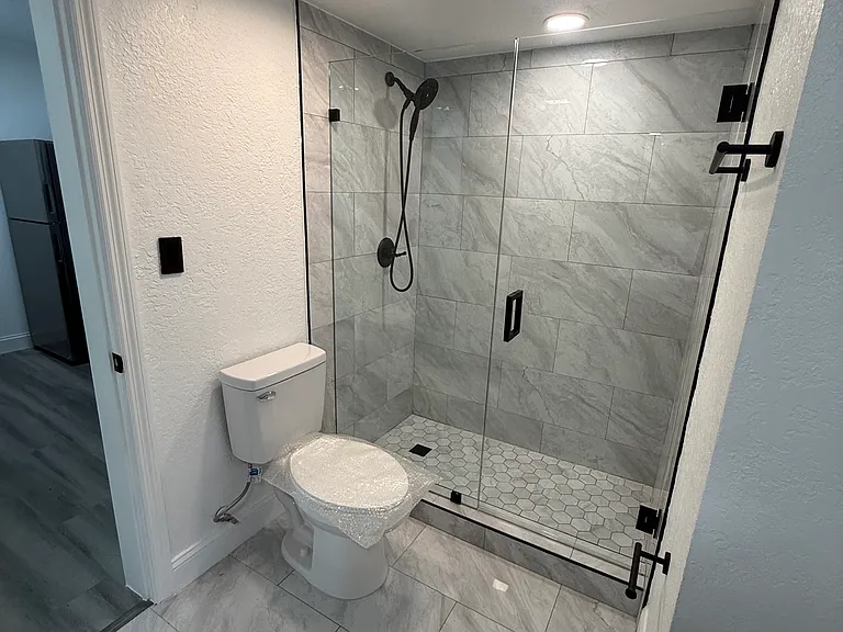 2820 N Oakland Forest Dr #107 — Photo 5
