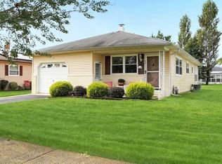 6 Aztec Ct, Toms River, NJ 08757